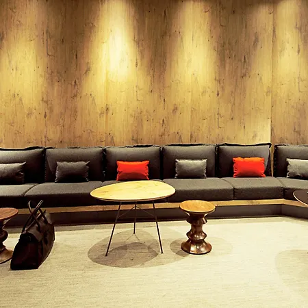 ホテル イビス パリ ポルテ デ イタリー ジャンティイ